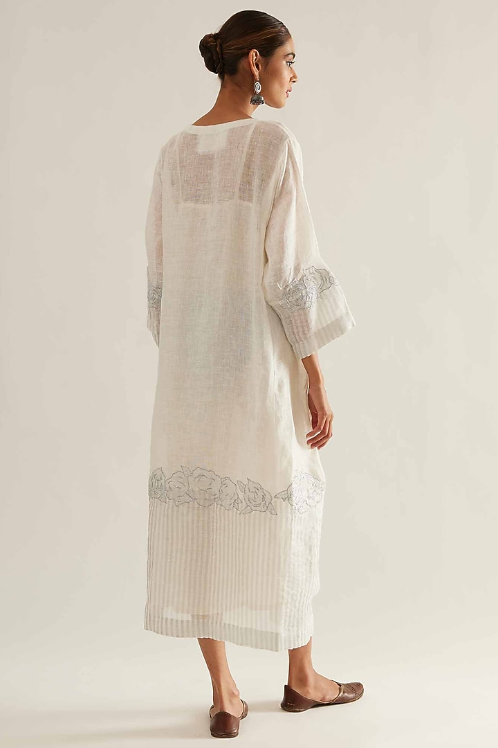 Off-White Linen Floral Patchwork Kurta by Sihali Jageer at Pernia's Pop Up Shop