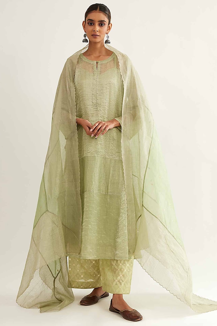 Apple Green Maheshwari & Chanderi Embroidered Kurta Set by Sihali Jageer at Pernia's Pop Up Shop