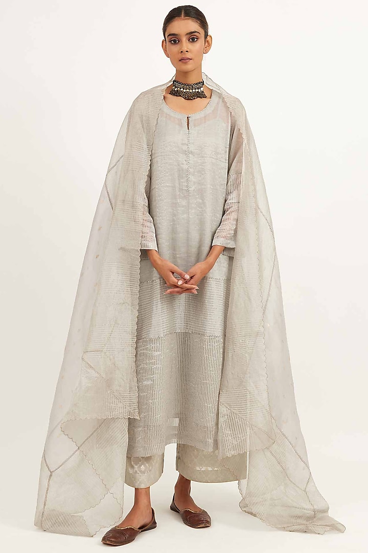 Light Grey Maheshwari & Chanderi Embroidered Kurta Set by Sihali Jageer at Pernia's Pop Up Shop