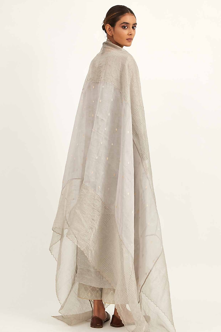 Light Grey Maheshwari & Chanderi Embroidered Kurta Set by Sihali Jageer at Pernia's Pop Up Shop