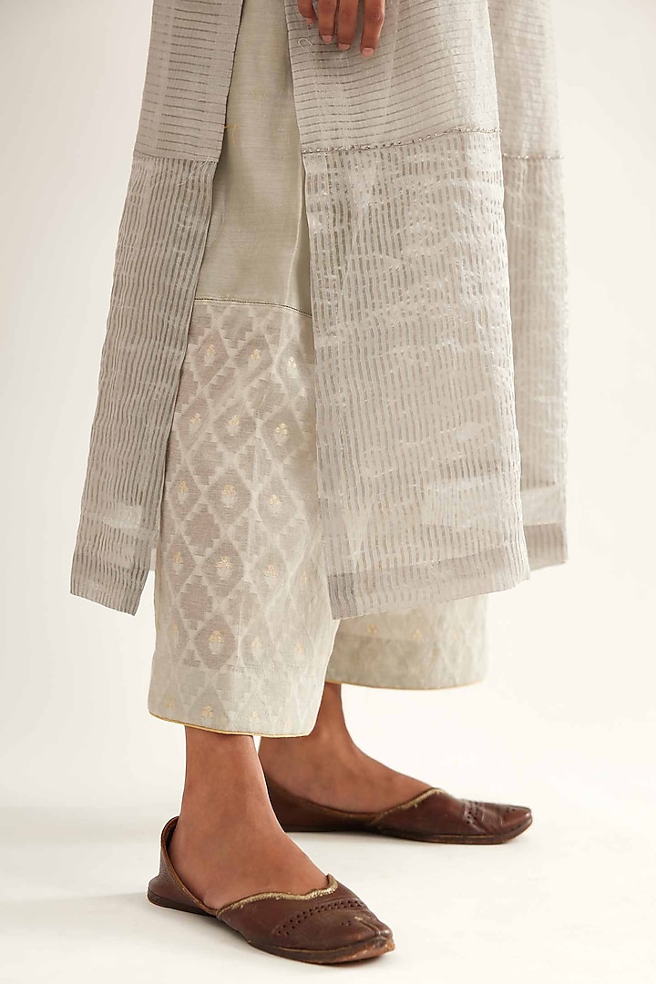 Light Grey Maheshwari & Chanderi Embroidered Kurta Set by Sihali Jageer at Pernia's Pop Up Shop