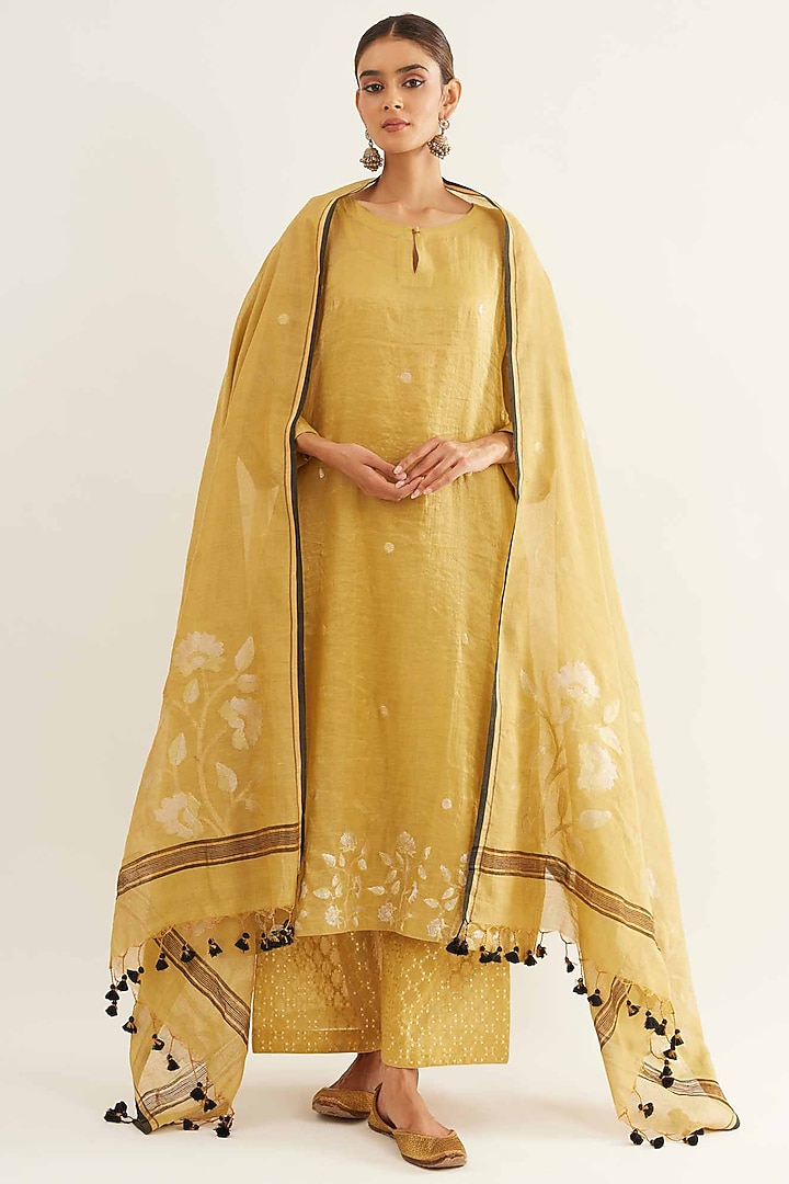 Mehendi Green Tissue Chanderi Embroidered Kurta Set by Sihali Jageer at Pernia's Pop Up Shop