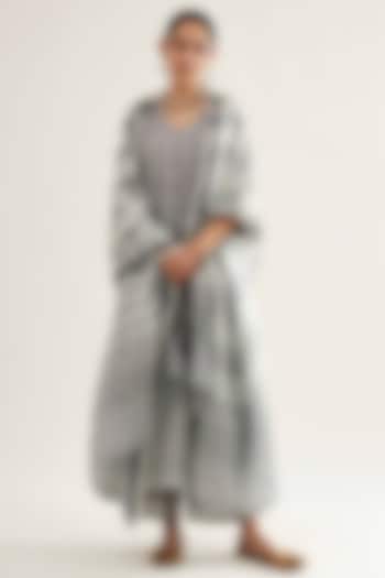 Grey Linen Shibori Kurta Set by Sihali Jageer at Pernia's Pop Up Shop