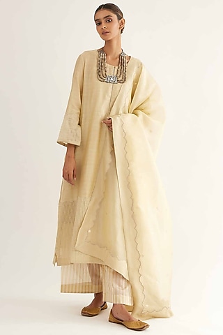Lemon Chanderi Zari Checkered Kurta Set by Sihali Jageer