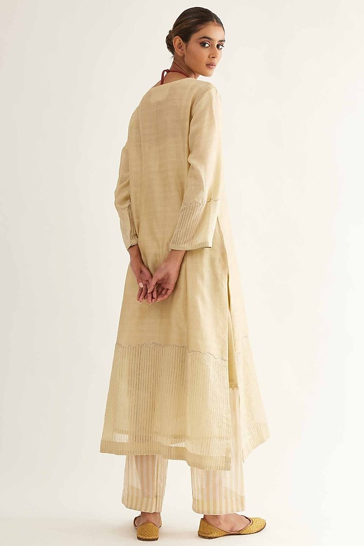 Lemon Chanderi Zari Checkered Kurta Set by Sihali Jageer at Pernia's Pop Up Shop