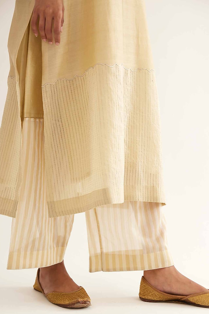 Lemon Chanderi Zari Checkered Kurta Set by Sihali Jageer at Pernia's Pop Up Shop