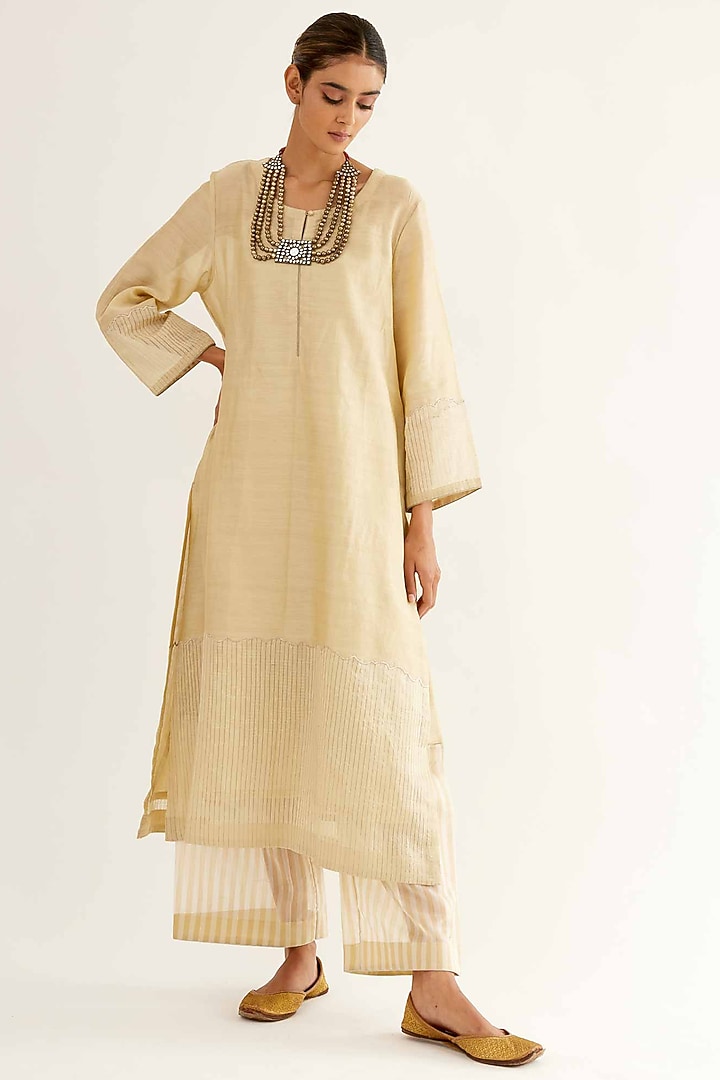 Lemon Chanderi Zari Checkered Kurta Set by Sihali Jageer at Pernia's Pop Up Shop