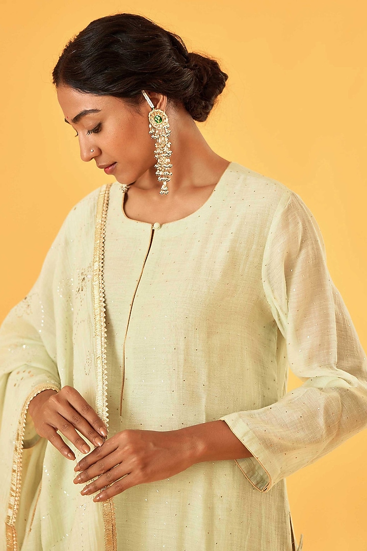 Off-White Pure Chanderi Gota Embroidered Wedding Lehenga Set by Sihali Jageer at Pernia's Pop Up Shop