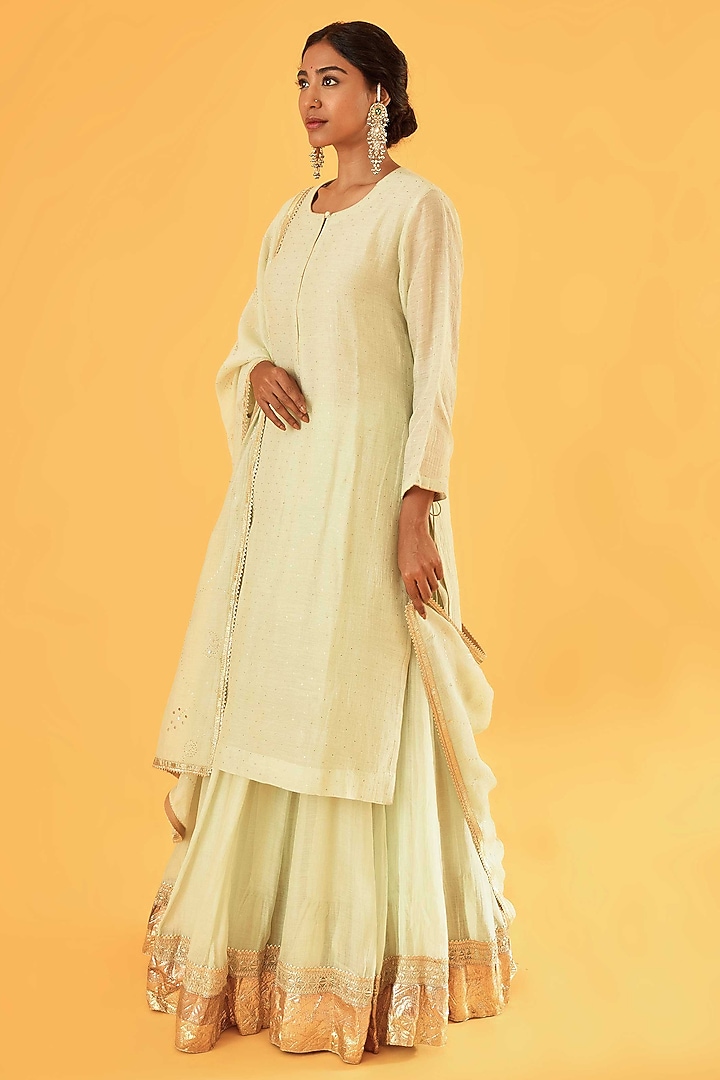 Off-White Pure Chanderi Gota Embroidered Wedding Lehenga Set by Sihali Jageer at Pernia's Pop Up Shop