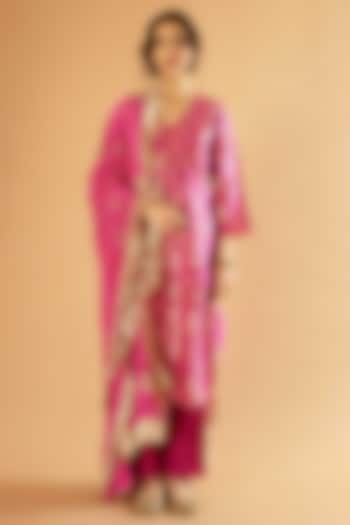 Rani Pink Banarasi Brocade Kurta Set by Sihali Jageer at Pernia's Pop Up Shop