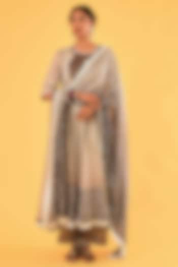 Charcoal Ombre Pure Mul Chanderi Zardosi Embroidered Bridal Anarkali Set by Sihali Jageer at Pernia's Pop Up Shop