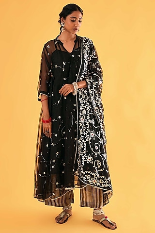 Black Pure Organza Gota-Patti Embroidered Kurta Set by Sihali Jageer