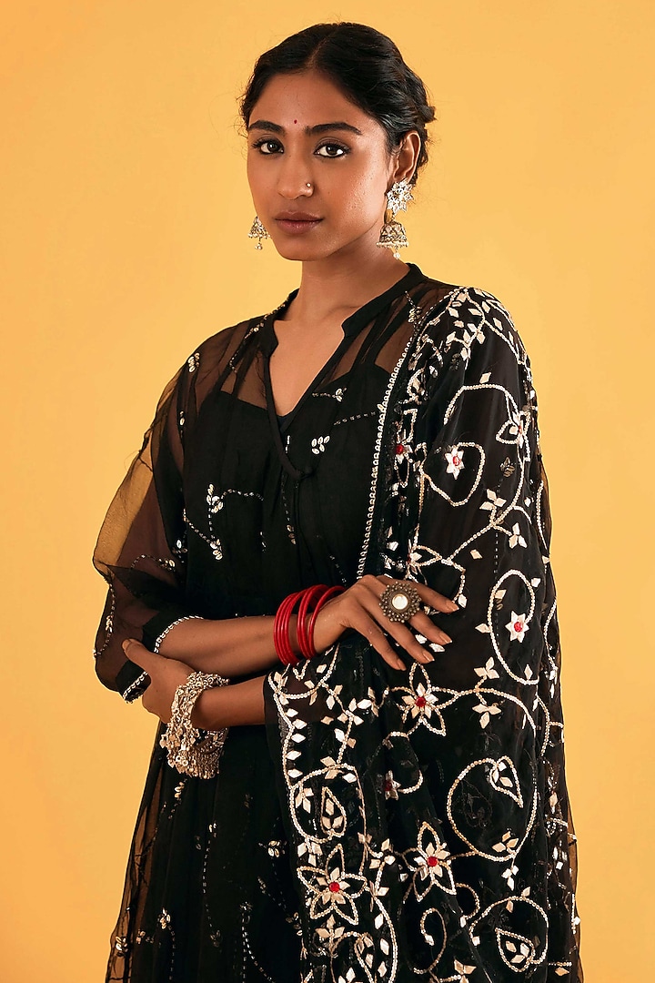 Black Pure Organza Gota-Patti Embroidered Kurta Set by Sihali Jageer at Pernia's Pop Up Shop