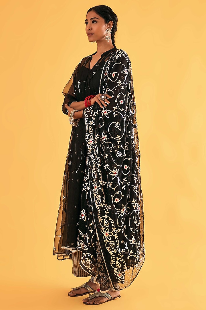 Black Pure Organza Gota-Patti Embroidered Kurta Set by Sihali Jageer at Pernia's Pop Up Shop