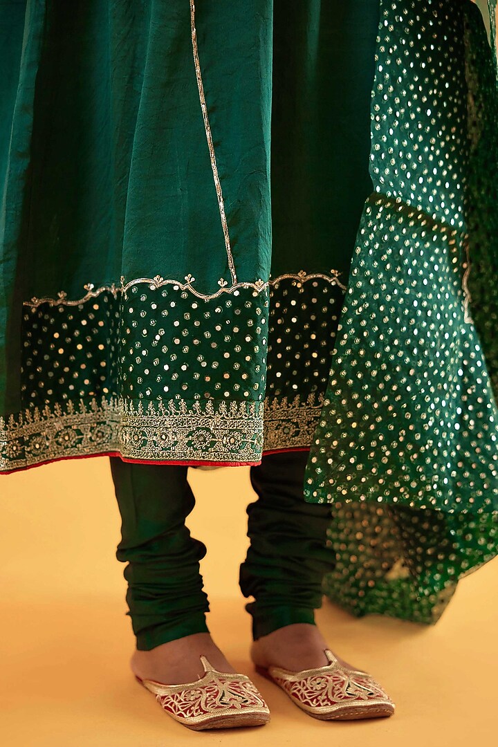 Green Mashru Silk Mirror Embroidered Kurta Set by Sihali Jageer at Pernia's Pop Up Shop