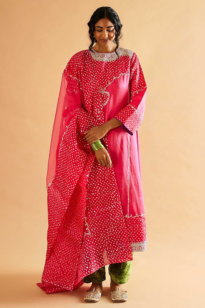 Rose Pink Mashru Silk Mirror Embroidered Kurta Set by Sihali Jageer at Pernia's Pop Up Shop