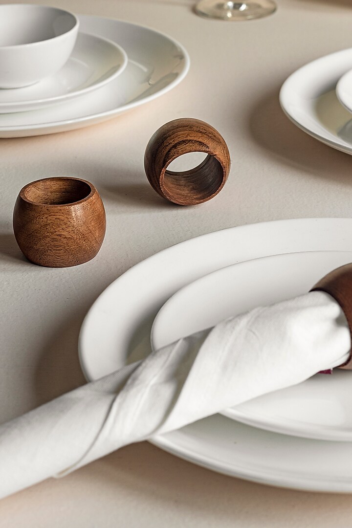 Natural Brown Mango Wood Oval Napkin Rings (Set of 2) Design by Silken at  Pernia's Pop Up Shop 2024