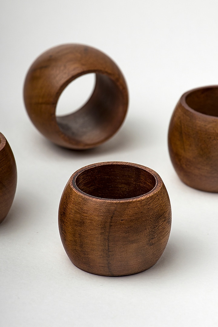 Natural Brown Mango Wood Oval Napkin Rings (Set of 2) Design by Silken at  Pernia's Pop Up Shop 2024