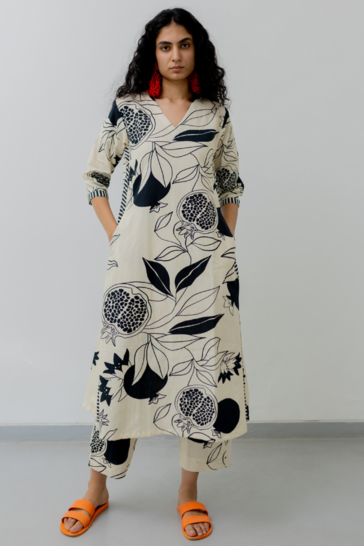 White Cotton Printed A-Line Kurta by Silai Studio at Pernia's Pop Up Shop