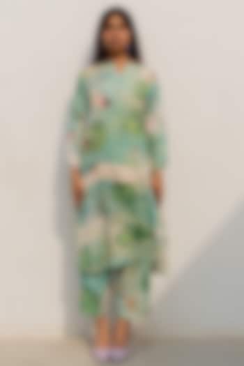 Green Silk Voile Printed Straight Kurta Set by Silai Studio at Pernia's Pop Up Shop