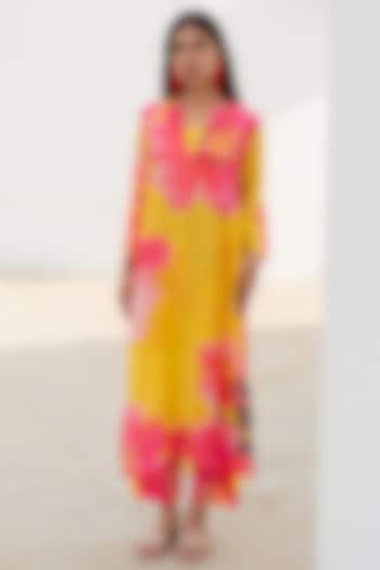 Yellow Silk Voile Printed Kurta Set by Silai Studio at Pernia's Pop Up Shop