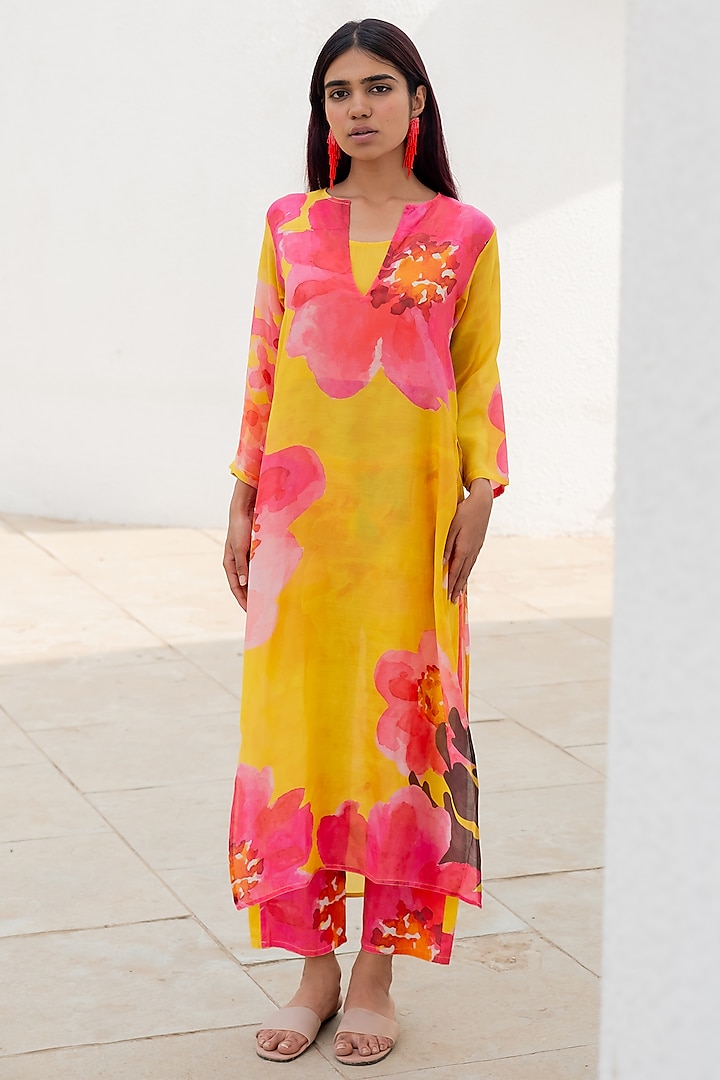 Yellow Silk Voile Printed Kurta Set by Silai Studio at Pernia's Pop Up Shop