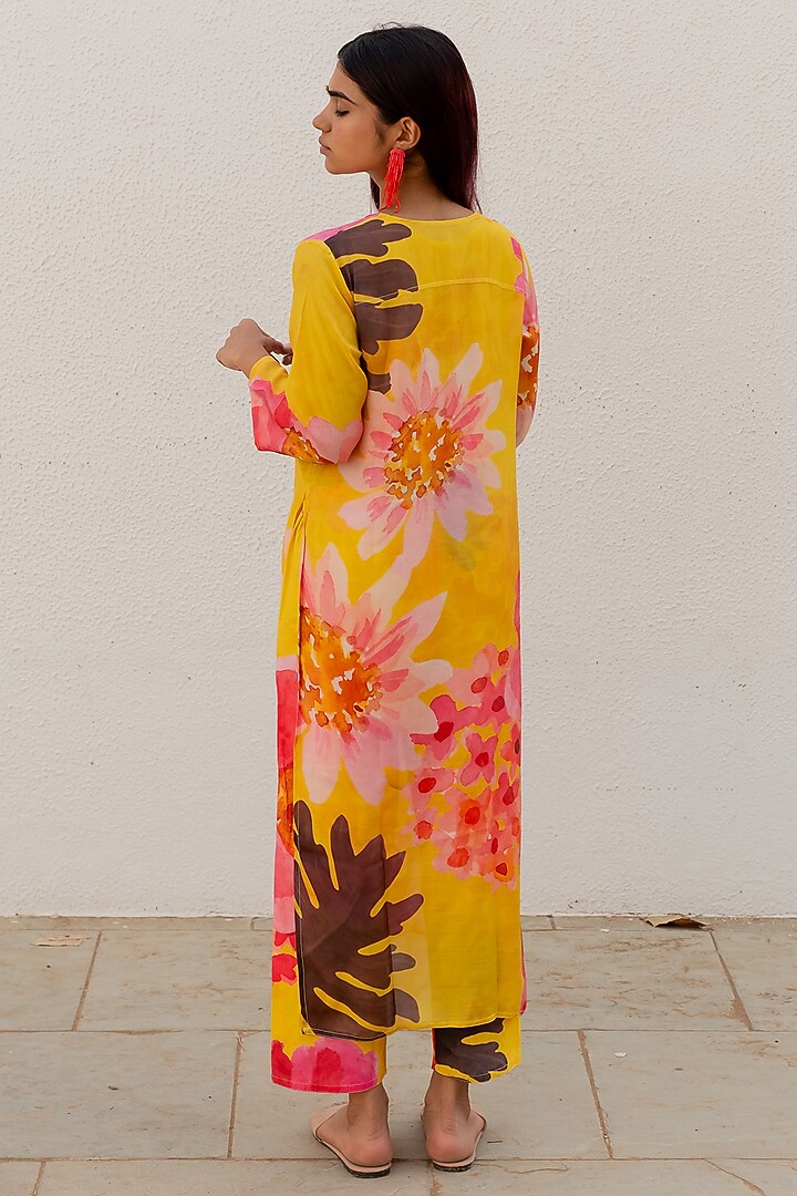 Yellow Silk Voile Printed Kurta Set by Silai Studio at Pernia's Pop Up Shop