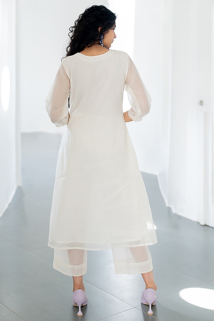 White Chanderi Thread & Sequins Hand Embroidered Kurta by Silai Studio at Pernia's Pop Up Shop