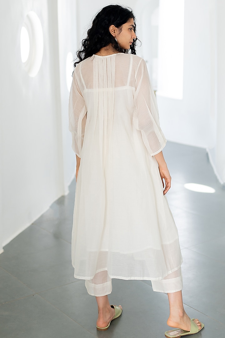 White Chanderi Beads Embroidered Kurta by Silai Studio at Pernia's Pop Up Shop