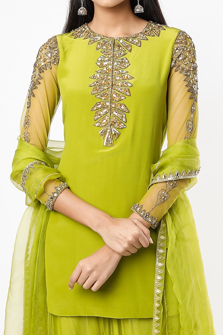 Olive Green Hand Embroidered Kurta Set by SIMRAT MARWAH at Pernia's Pop Up Shop