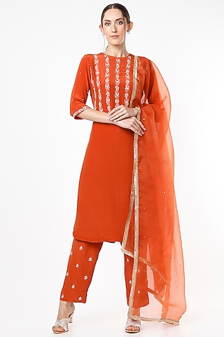 Rust Crepe Embroidered Kurta Set by SIMRAT MARWAH