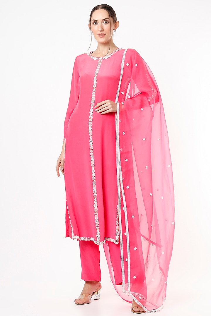 Pink Embroidered Kurta Set by SIMRAT MARWAH