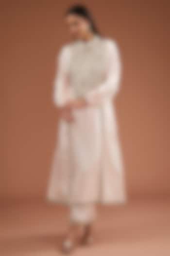 Light Pink Habutai Silver Dori Hand Embroidered Kurta Set by Simar Dugal at Pernia's Pop Up Shop