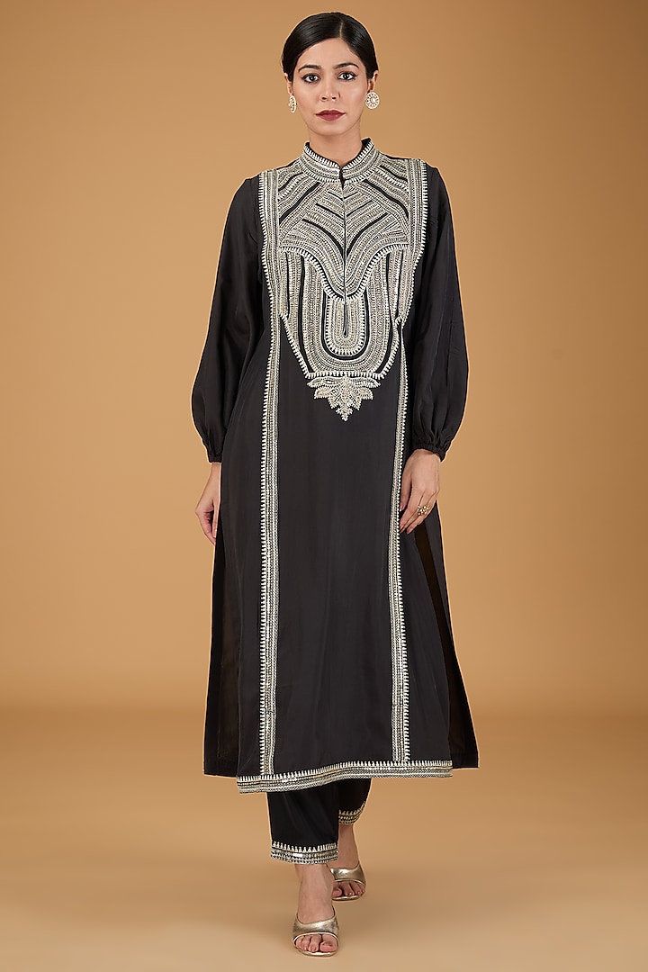 Black Habutai Dori Hand Embroidered Kurta Set by Simar Dugal at Pernia's Pop Up Shop