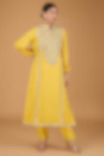 Yellow Habutai Dori Hand Embroidered Kurta Set by Simar Dugal