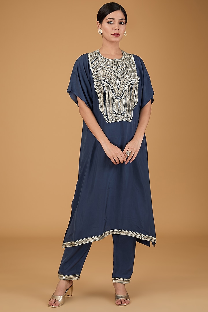 Navy Blue Habutai Dori Hand Embroidered Kurta Set by Simar Dugal at Pernia's Pop Up Shop