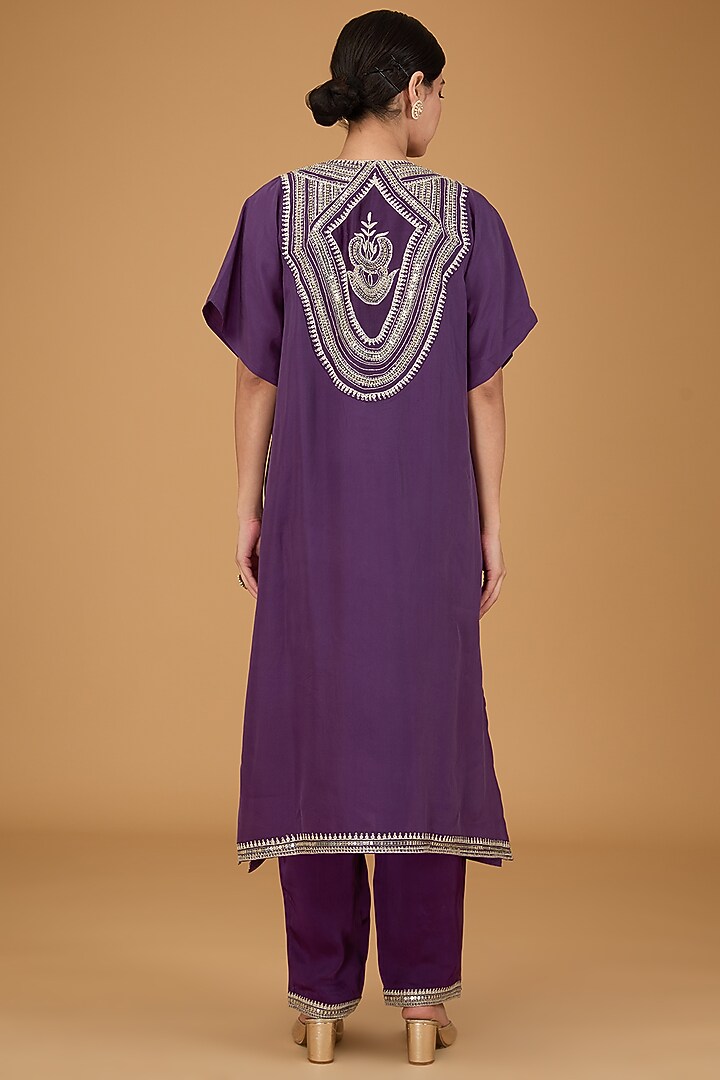 Purple Habutai Dori Hand Embroidered Kurta Set by Simar Dugal at Pernia's Pop Up Shop