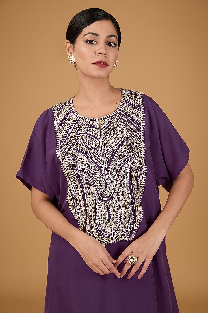 Purple Habutai Dori Hand Embroidered Kurta Set by Simar Dugal at Pernia's Pop Up Shop