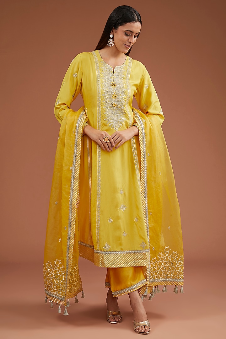 Yellow Habutai Silver Dori Hand Embroidered Kurta Set by Simar Dugal at Pernia's Pop Up Shop