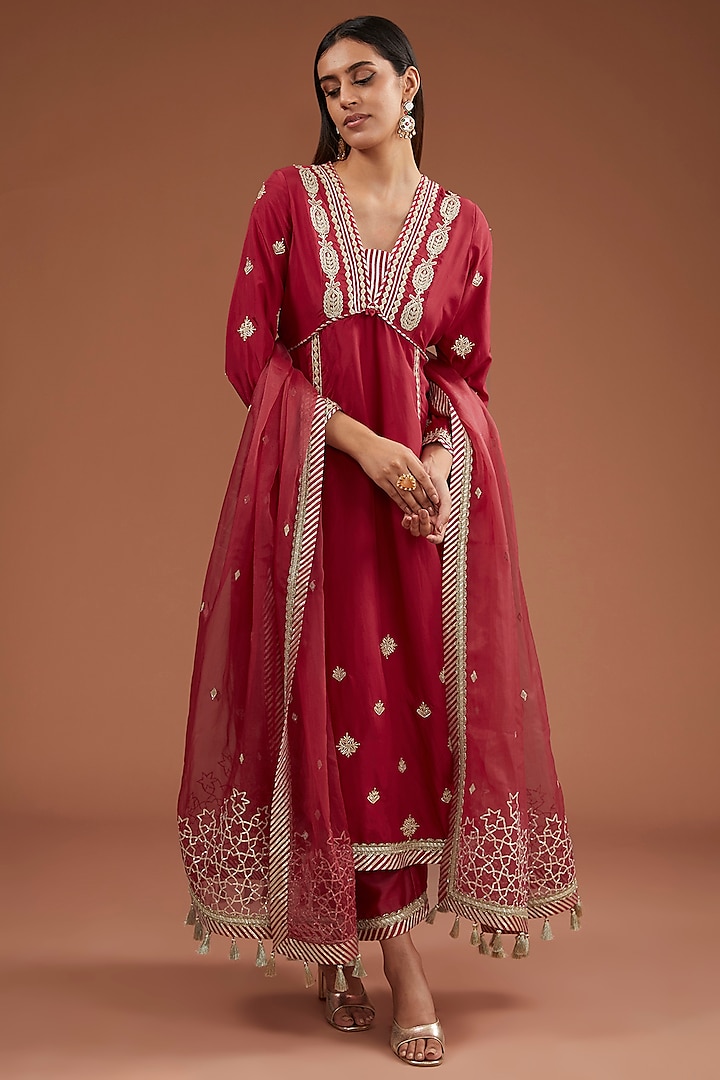 Red Habutai Silver Dori Hand Embroidered Kurta Set by Simar Dugal at Pernia's Pop Up Shop