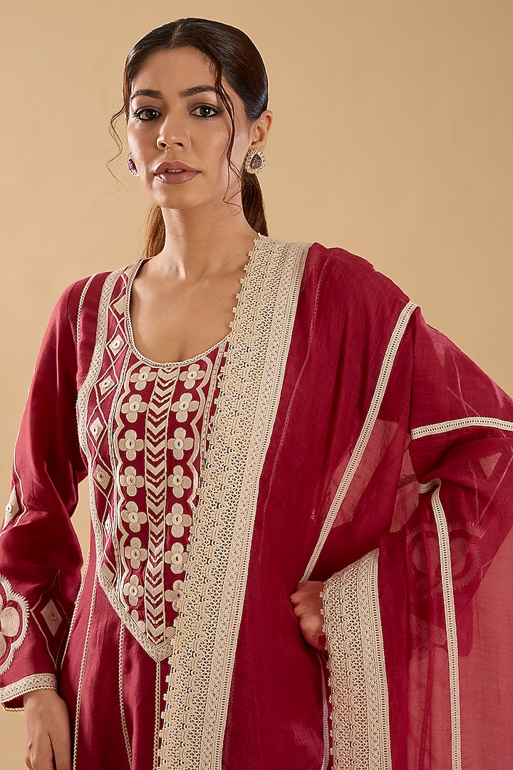 Red Linen Chikankari Embroidered Wedding Anarkali Set by Simar Dugal at Pernia's Pop Up Shop