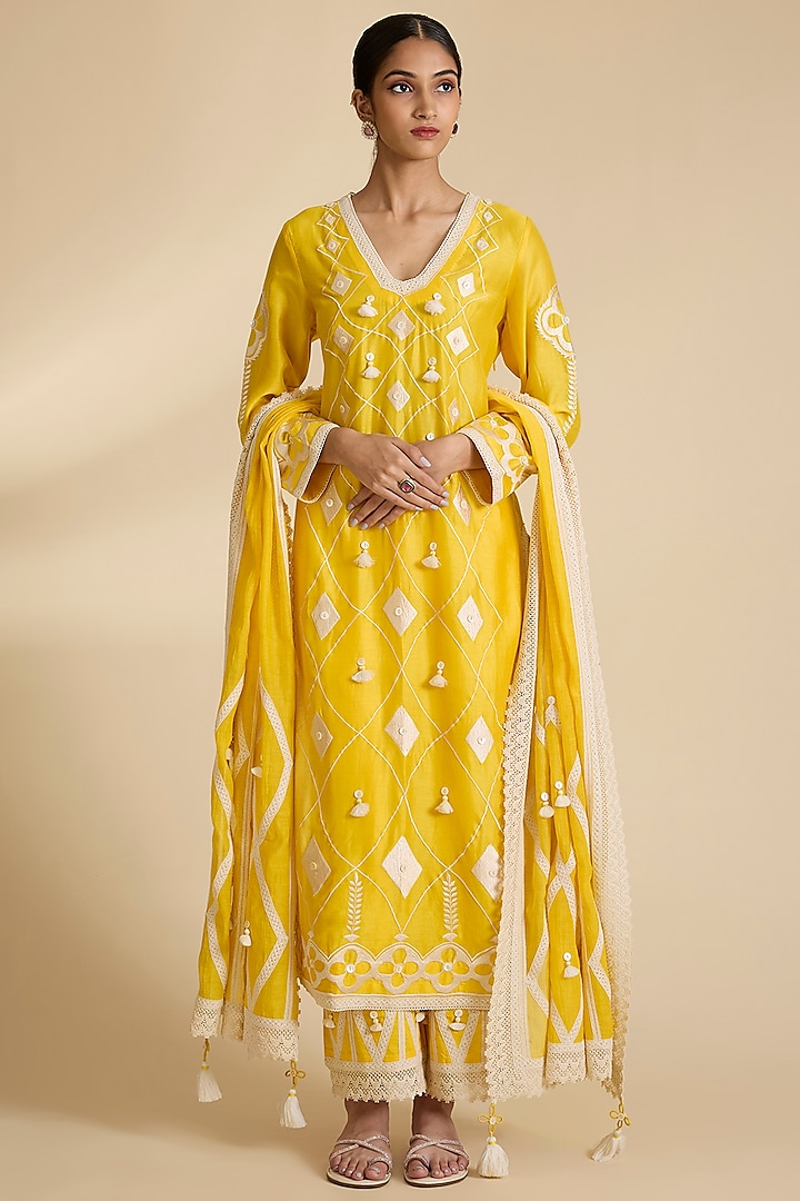 Yellow Chanderi Chikankari Embroidered Straight Kurta Set by Simar Dugal at Pernia's Pop Up Shop