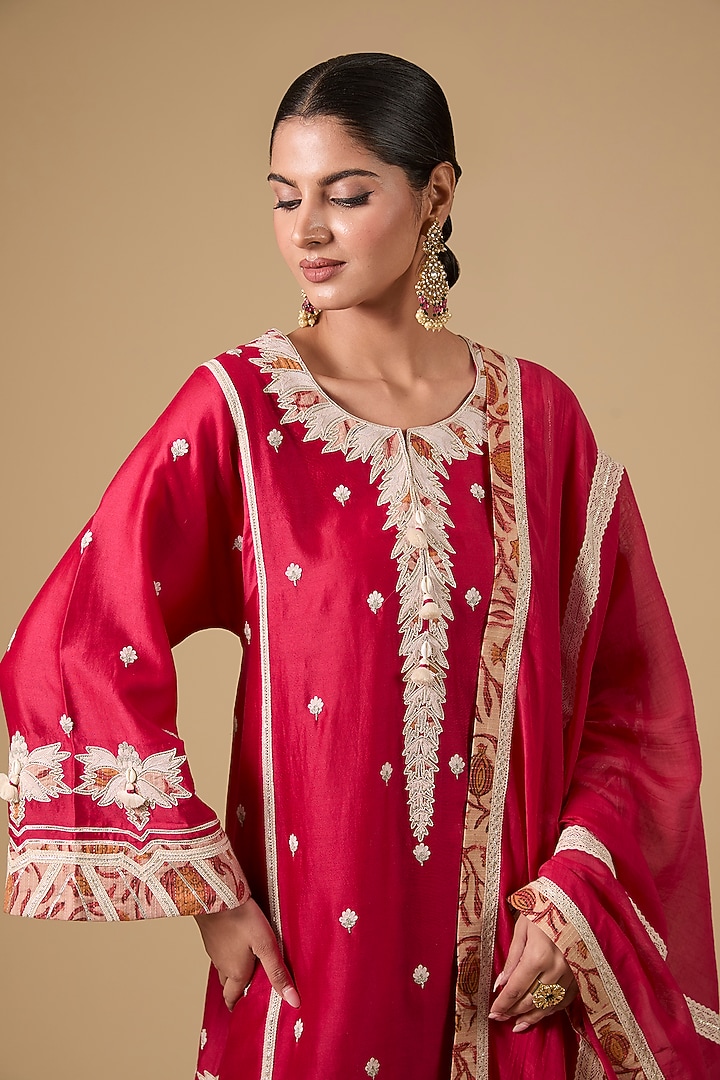 Red Chanderi Dori Embroidered Choga Kurta Set by Simar Dugal at Pernia's Pop Up Shop