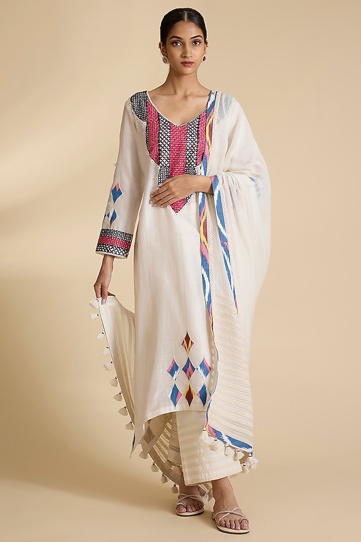 Ivory Chanderi Ikat Patchwork Kurta Set by Simar Dugal at Pernia's Pop Up Shop