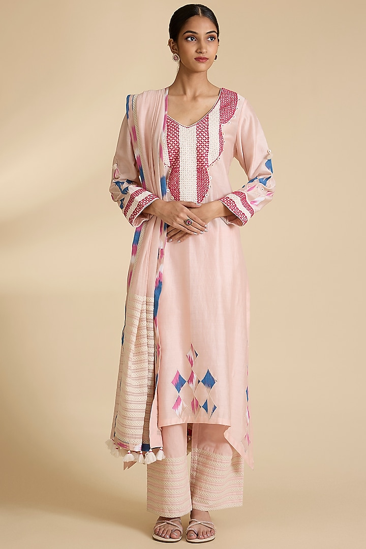 Pink Chanderi Ikat Patchwork Kurta Set by Simar Dugal at Pernia's Pop Up Shop