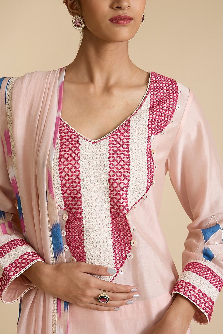 Pink Chanderi Ikat Patchwork Kurta Set by Simar Dugal at Pernia's Pop Up Shop