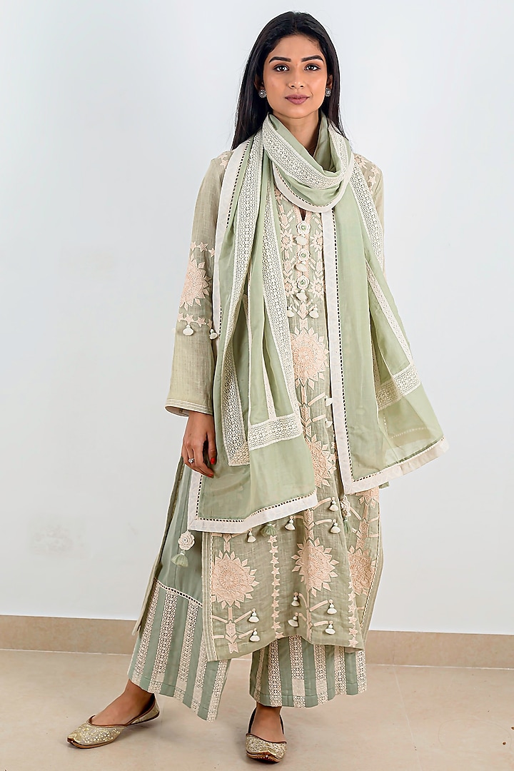 Sea Green Embroidered Long Kurta Set by Simar Dugal at Pernia's Pop Up Shop