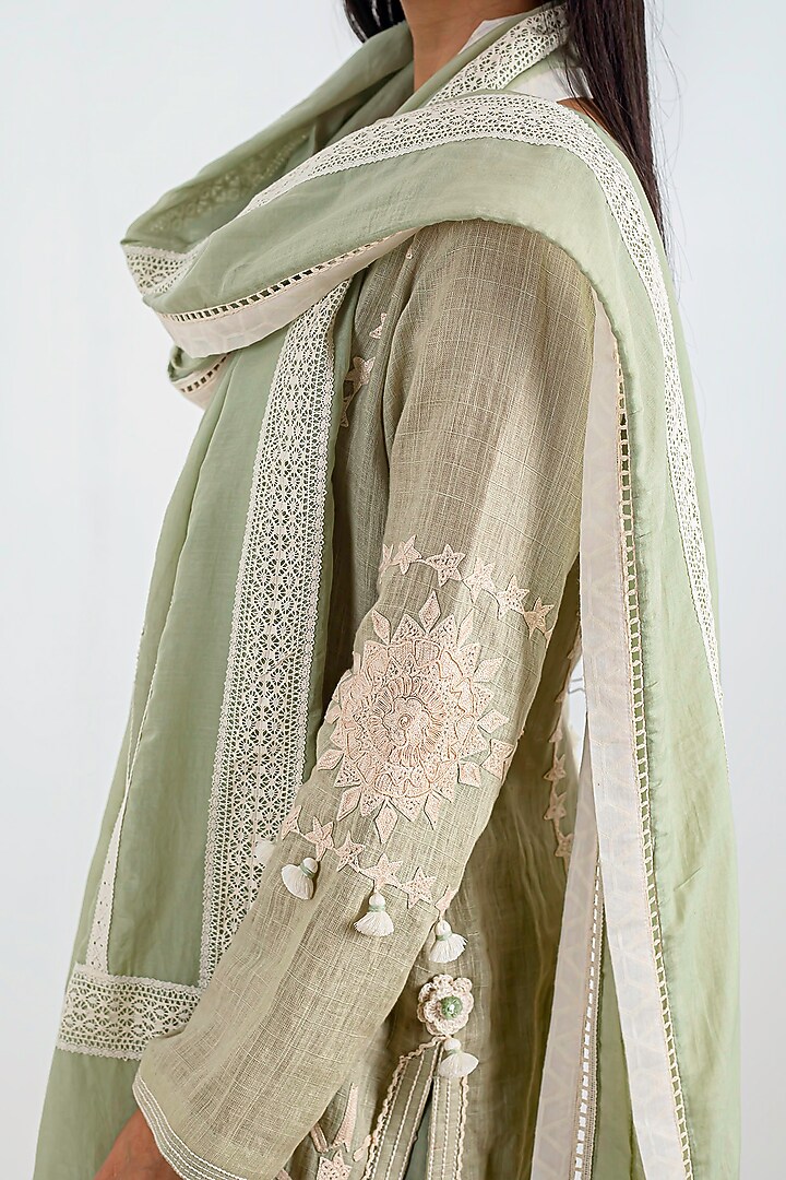 Sea Green Embroidered Long Kurta Set by Simar Dugal at Pernia's Pop Up Shop