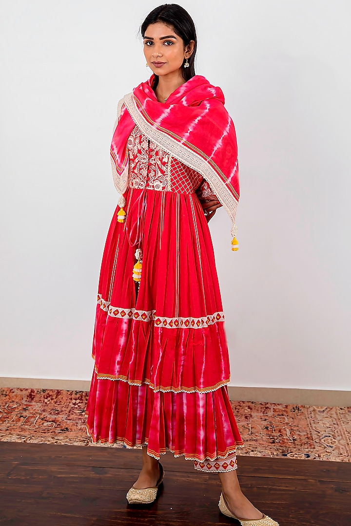 Red Embroidered Tied & Dyed Kurta Set by Simar Dugal at Pernia's Pop Up Shop