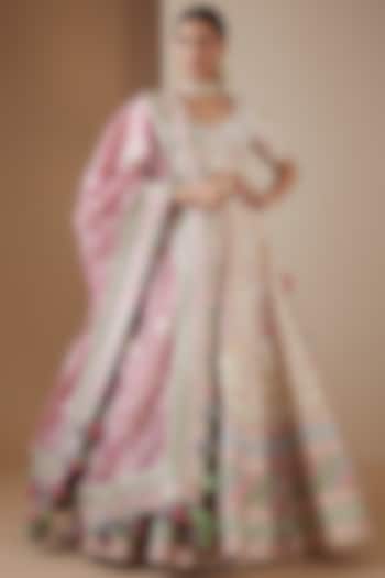 Pink Banarasi Embroidered Bridal Lehenga Set by Simar Dugal at Pernia's Pop Up Shop